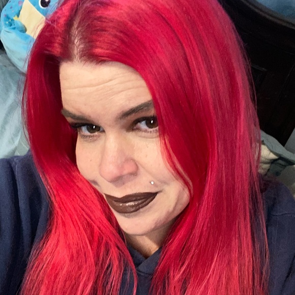 Meet your Posher, Holly - Picture 2 of 4